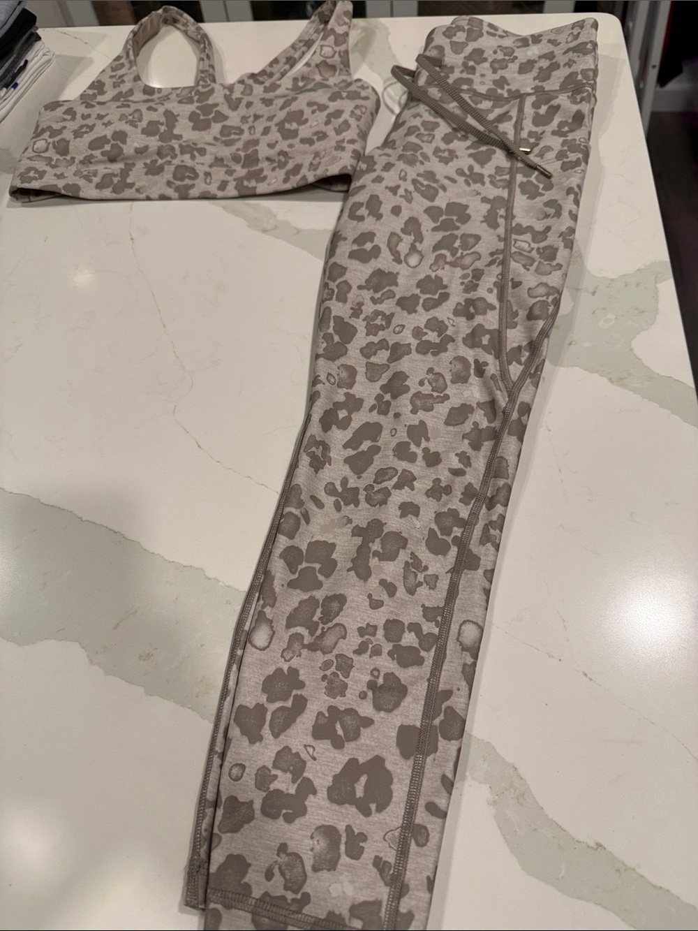 GAP Taupe Leopard-Print High-Waist Leggings & Sports Bra Set